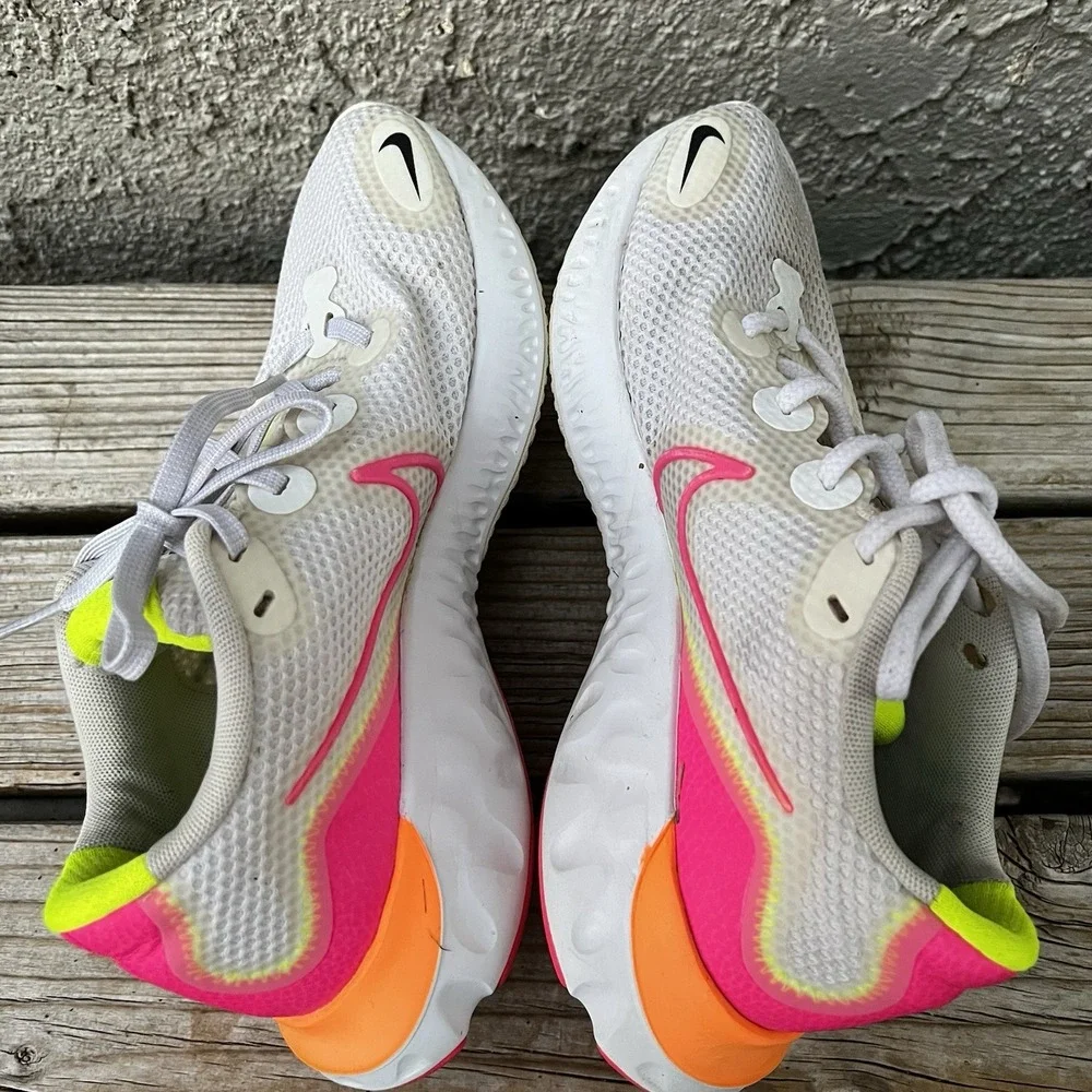 NIKE Shoes Women Size 8 RENEW RUN PINK ORANGE TRIM CK6360-005